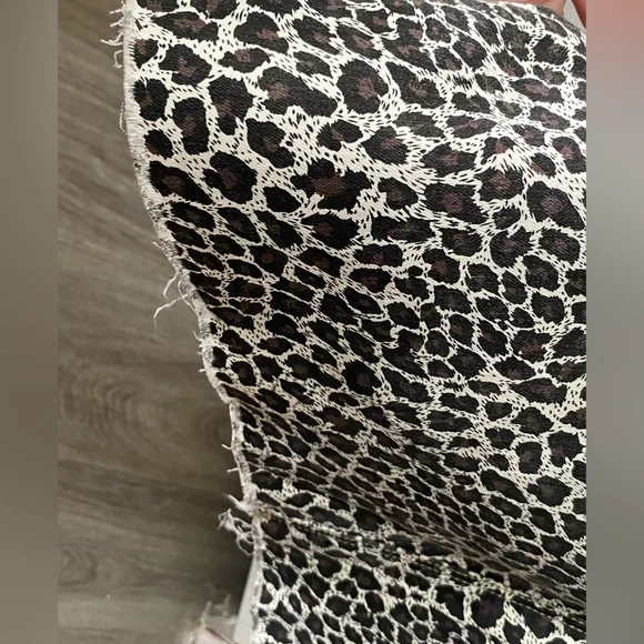 Coco+ carmen skirt size L, color print black and cream. - Picture 5 of 5